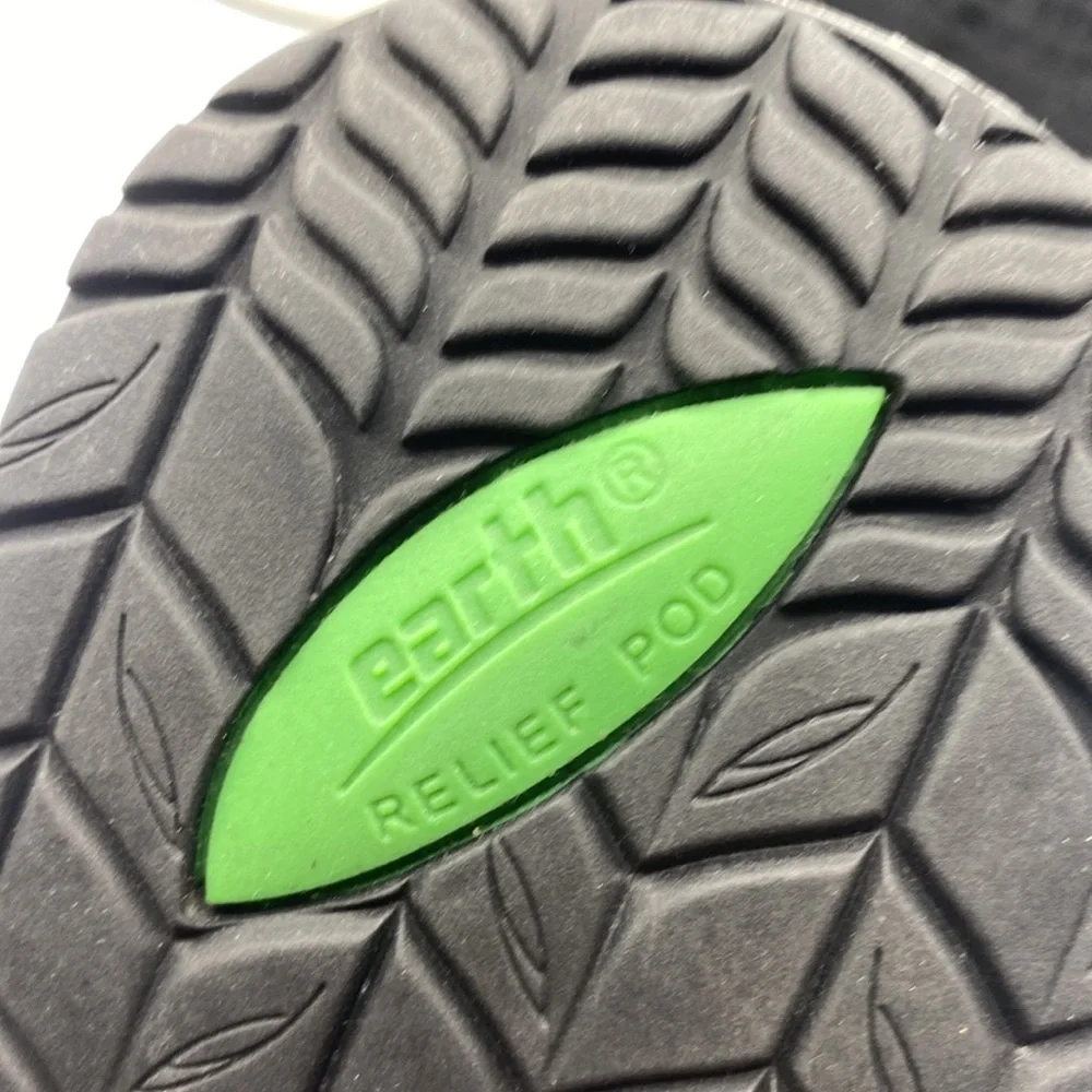 Earth‎ Sneakers Size 7 NWOB